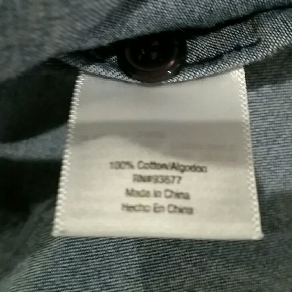 St. John's Bay Denim Chambray Top - Picture 3 of 7